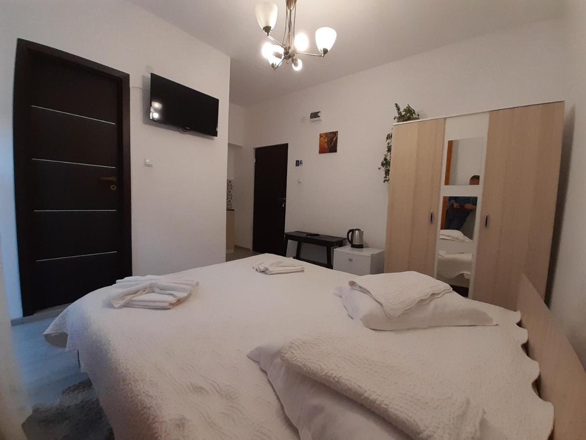 Copou Holding House Apartamento Iasi Exterior foto