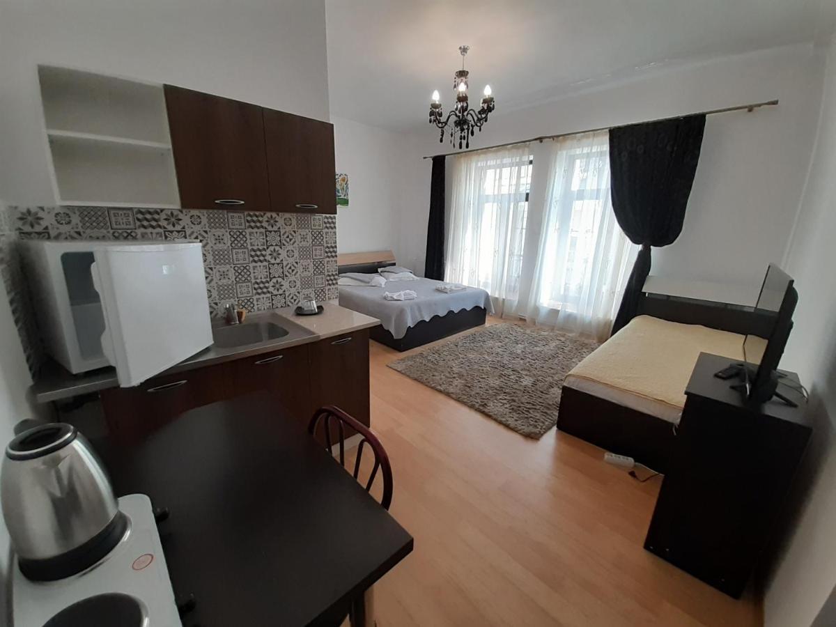 Copou Holding House Apartamento Iasi Exterior foto