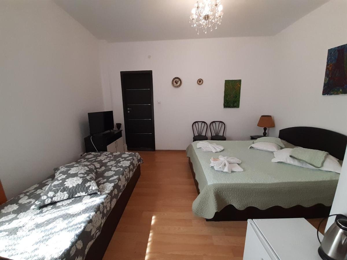 Copou Holding House Apartamento Iasi Exterior foto