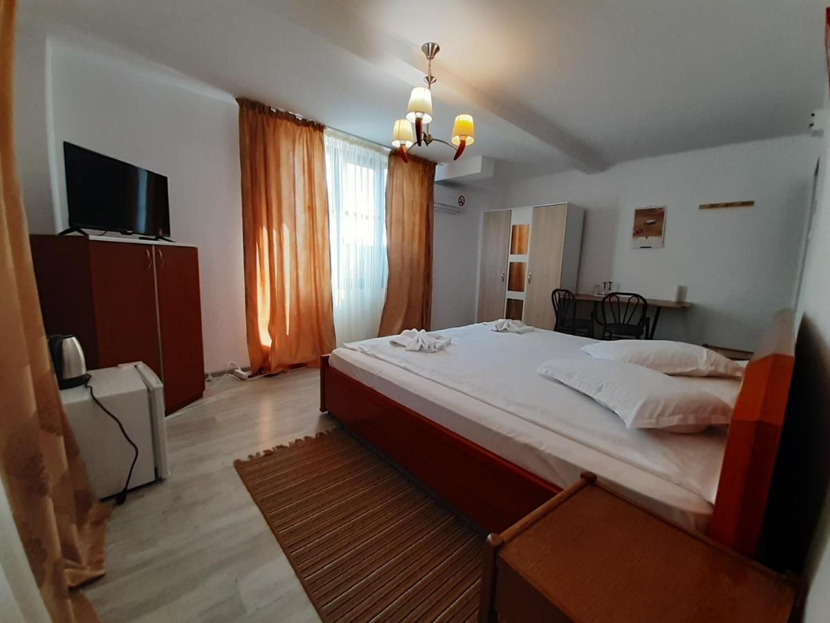 Copou Holding House Apartamento Iasi Exterior foto