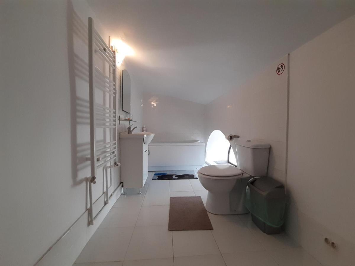 Copou Holding House Apartamento Iasi Exterior foto