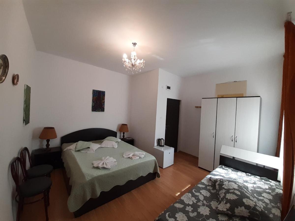 Copou Holding House Apartamento Iasi Exterior foto