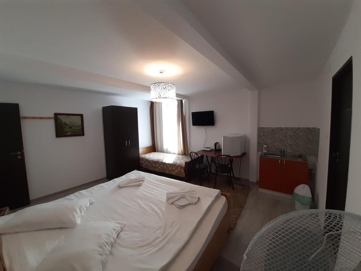 Copou Holding House Apartamento Iasi Exterior foto