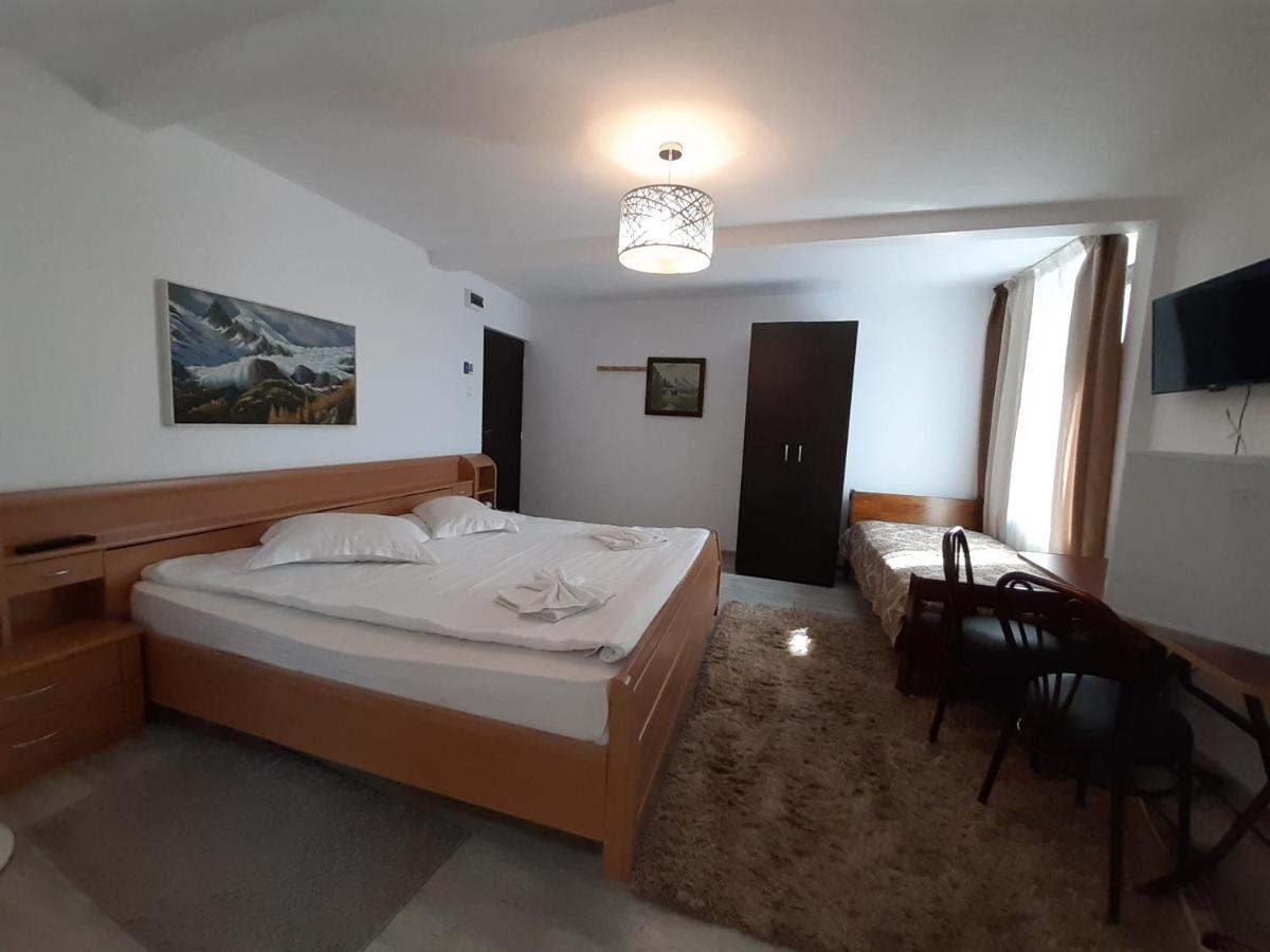 Copou Holding House Apartamento Iasi Exterior foto