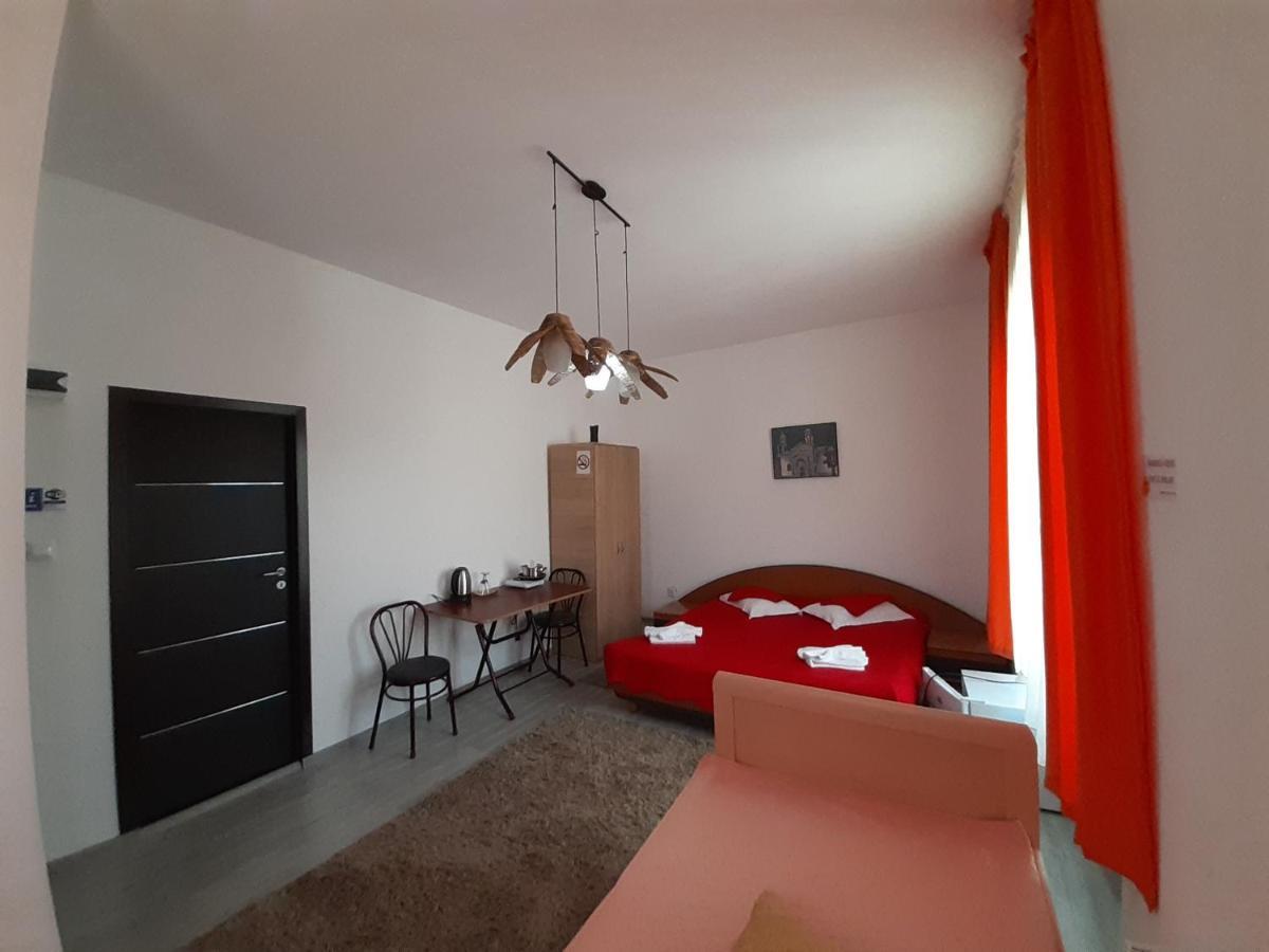 Copou Holding House Apartamento Iasi Exterior foto